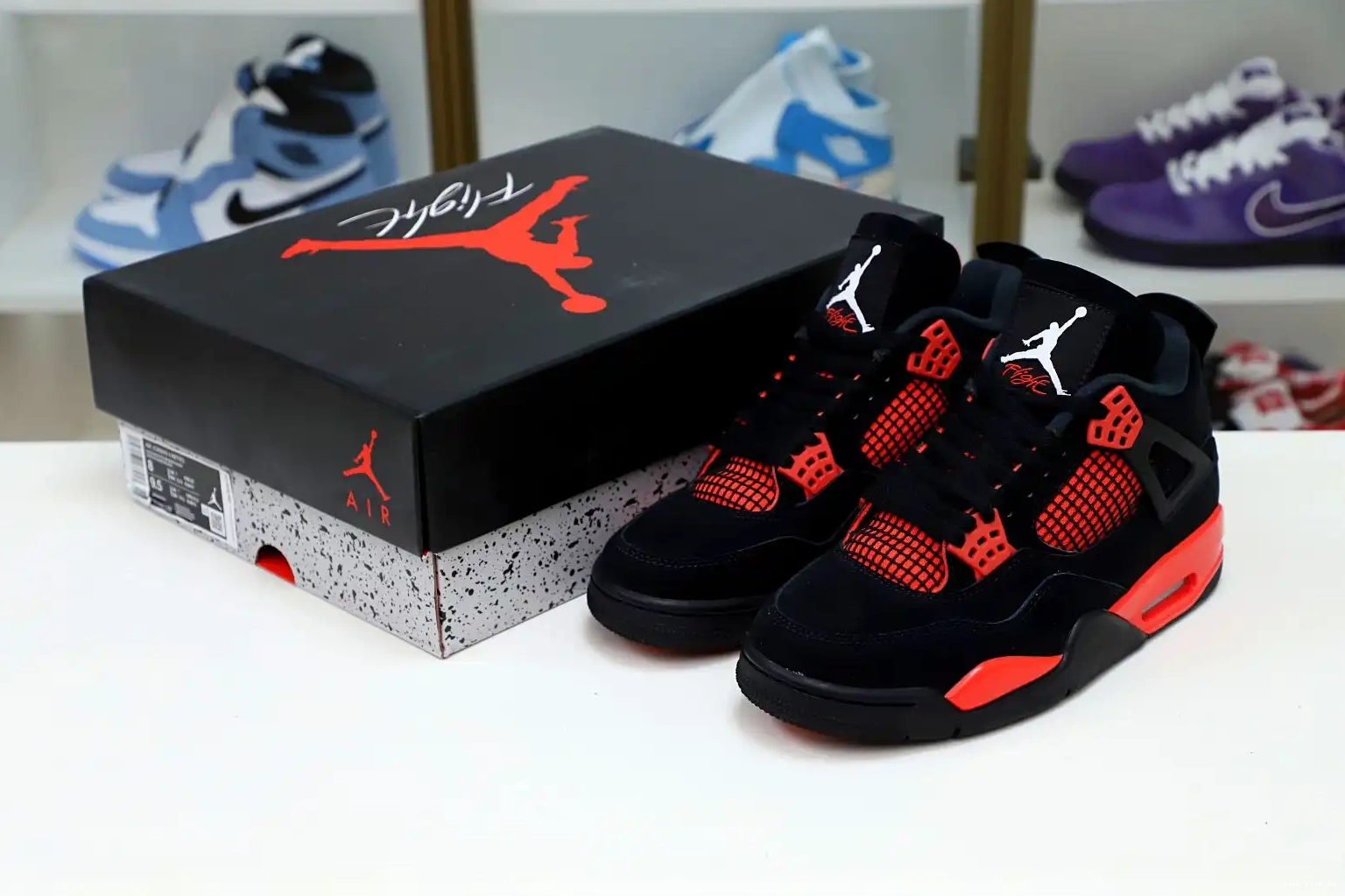 RETRO THUNDER' JORDAN 'RED 4 AIR Kimikick 0801